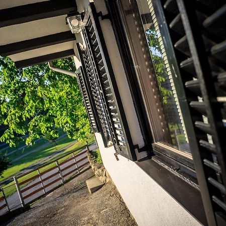 Kuca Za Odmor, Ferienhaus, Holiday Home Rugas Orahovica Exteriér fotografie
