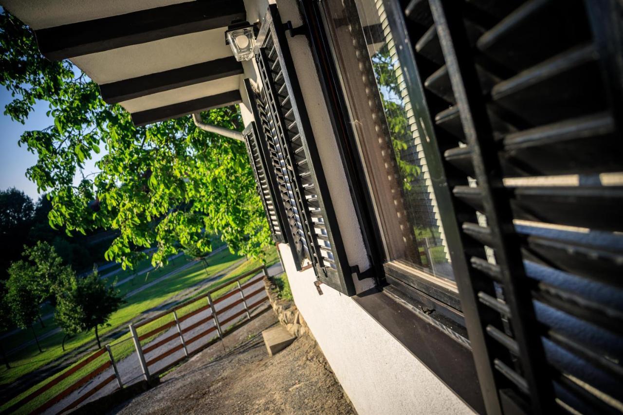 Kuca Za Odmor, Ferienhaus, Holiday Home Rugas Orahovica Exteriér fotografie