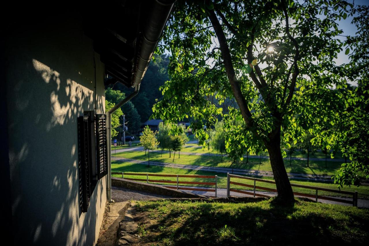 Kuca Za Odmor, Ferienhaus, Holiday Home Rugas Orahovica Exteriér fotografie