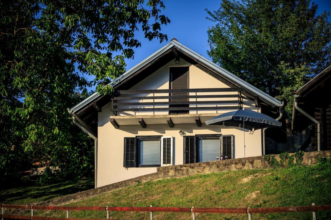 Kuca Za Odmor, Ferienhaus, Holiday Home Rugas Orahovica Exteriér fotografie